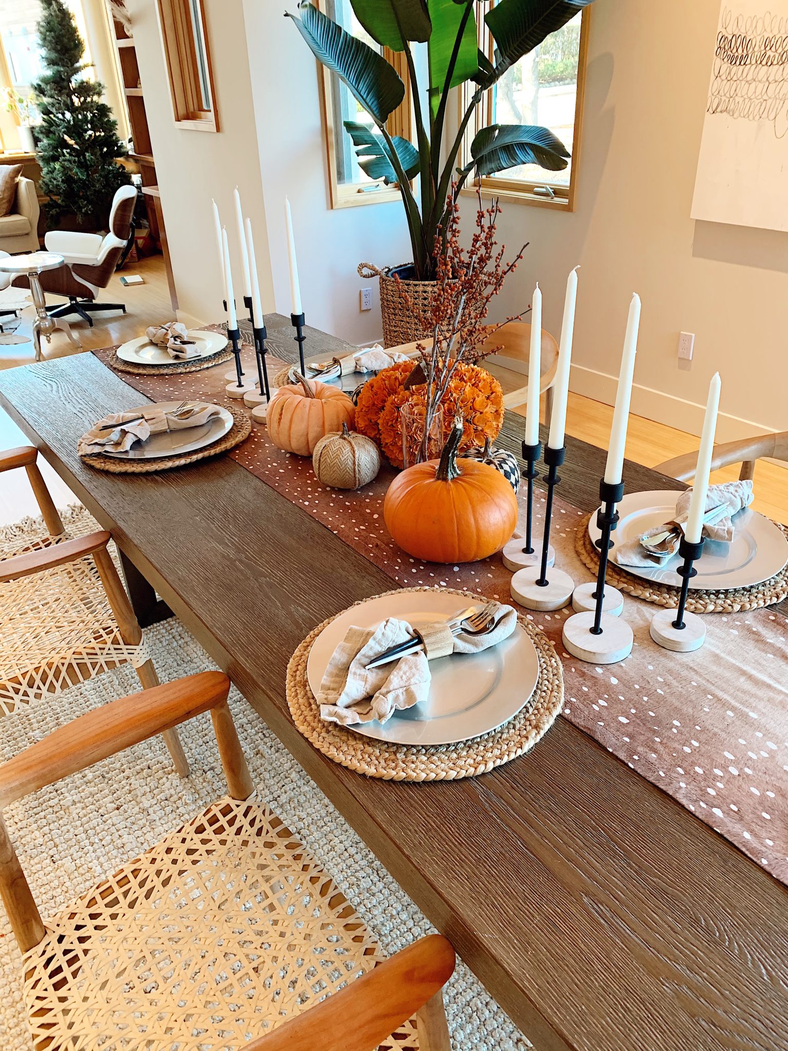 thanksgiving fall tablescape